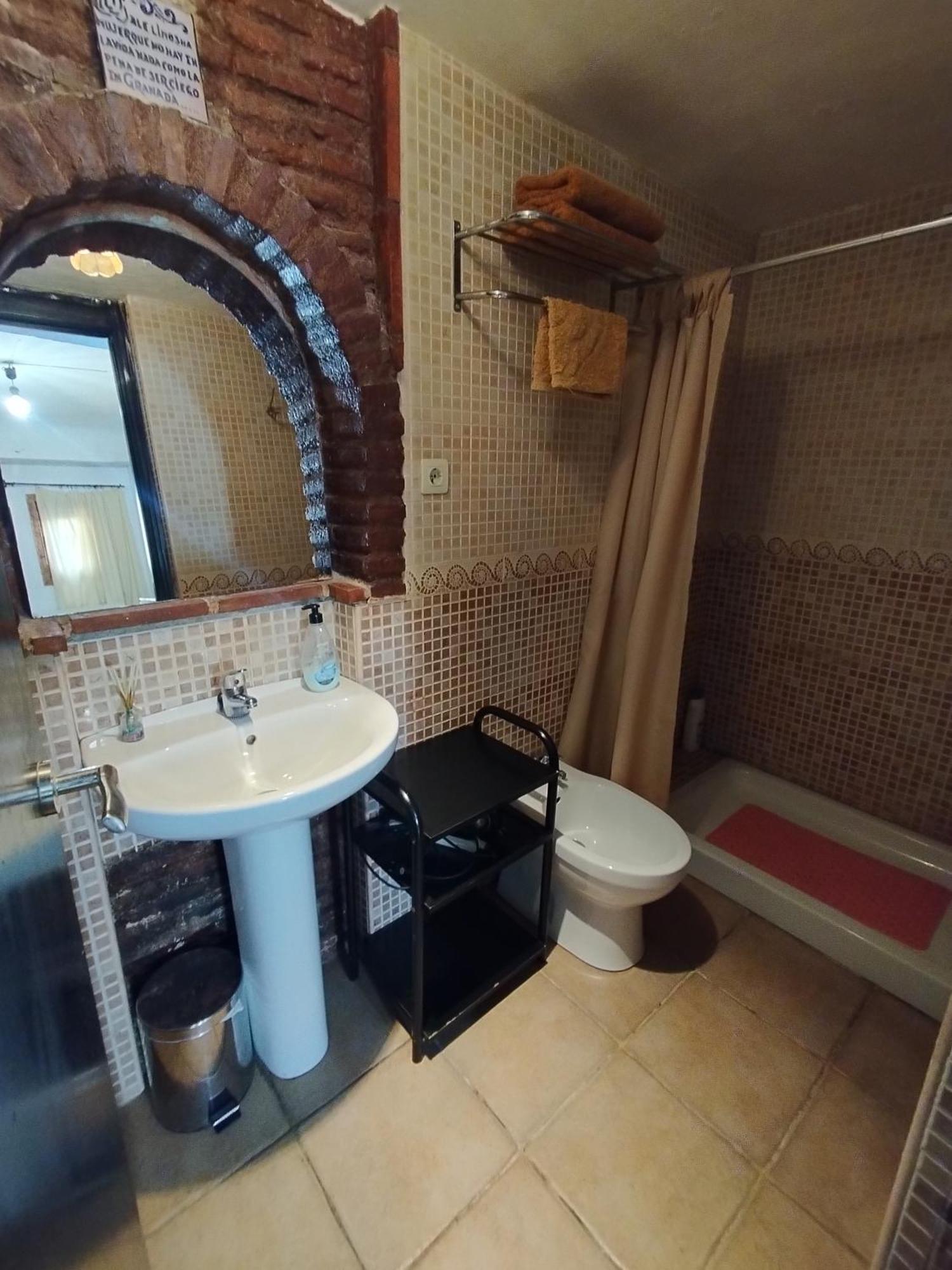 Apartamento Completo Reformado En Arco De Elvira - Centro Гранада Номер фото